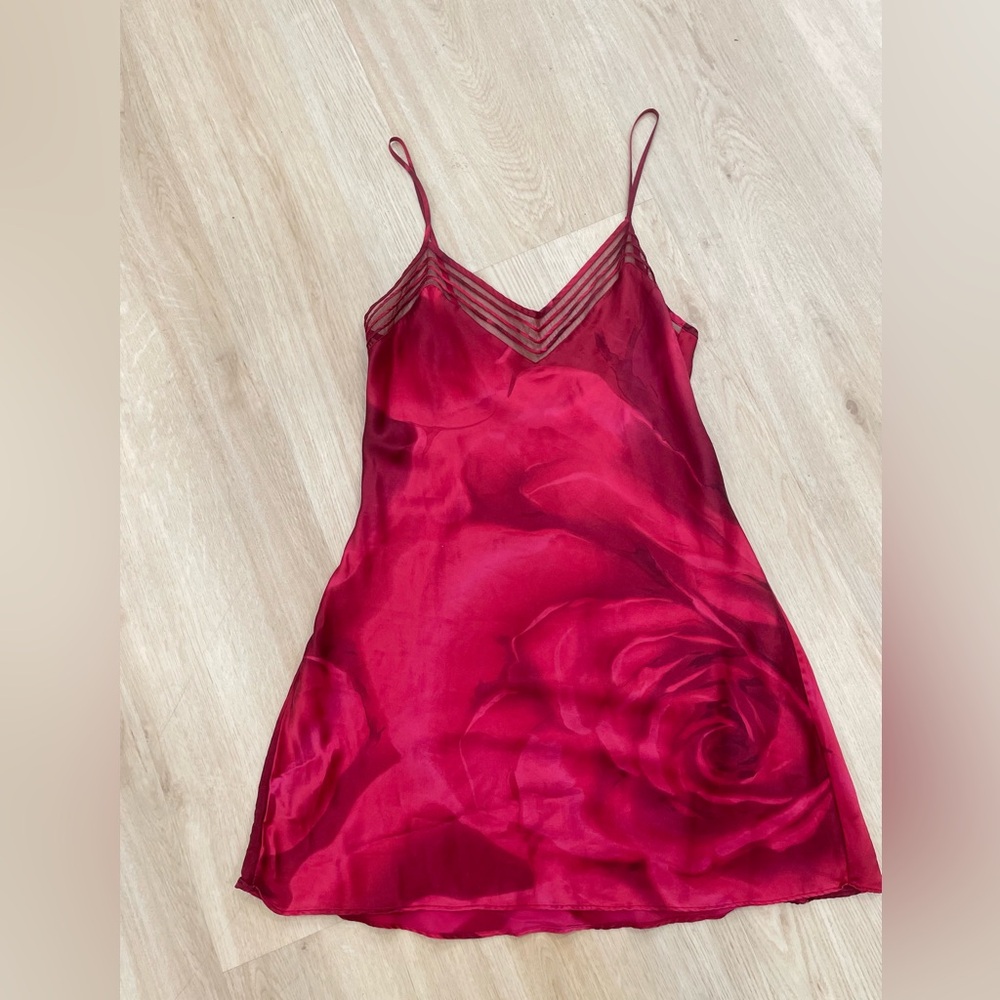 Scarlet red and burgundy floral silk Victoria's Secret slip dress size Medium - Picture 2 of 7